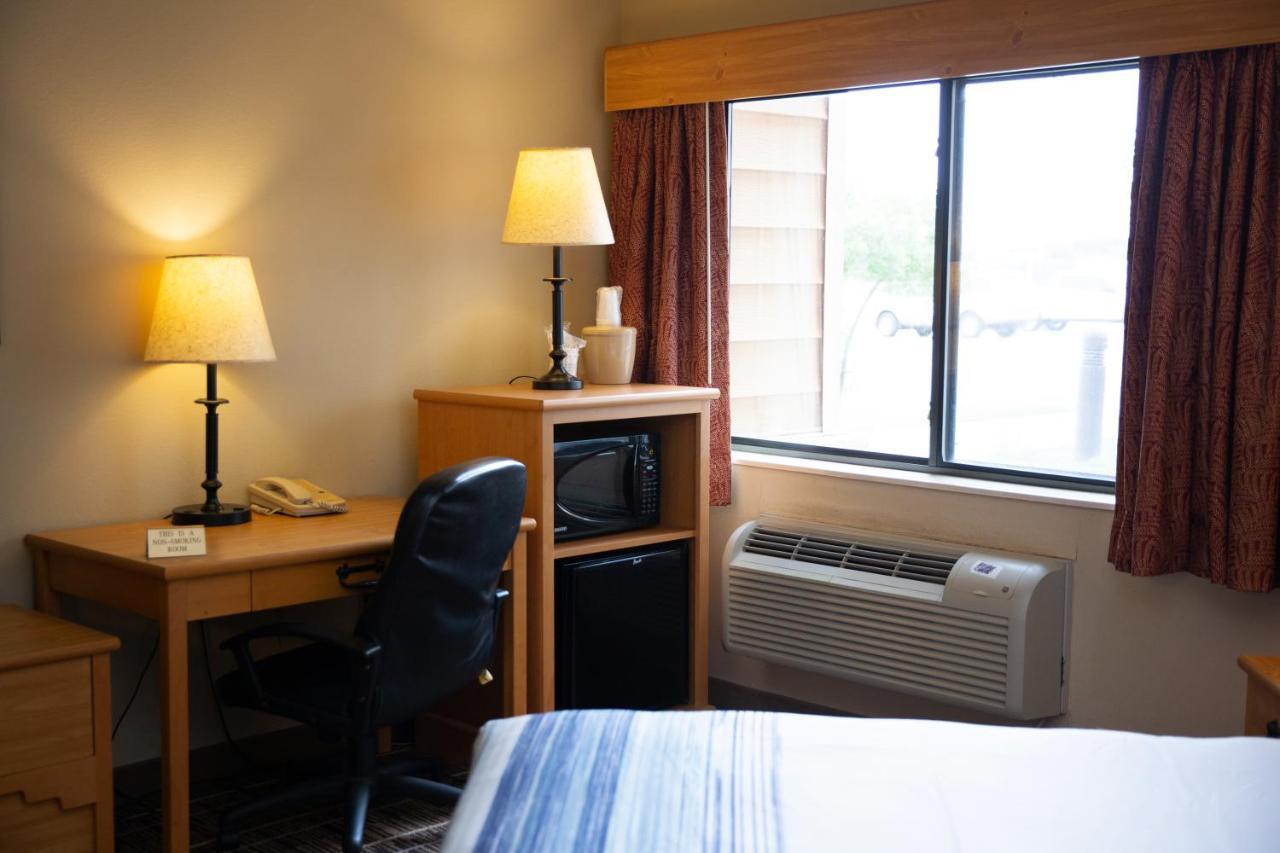 Americinn By Wyndham Pampa Event Center Eksteriør bilde